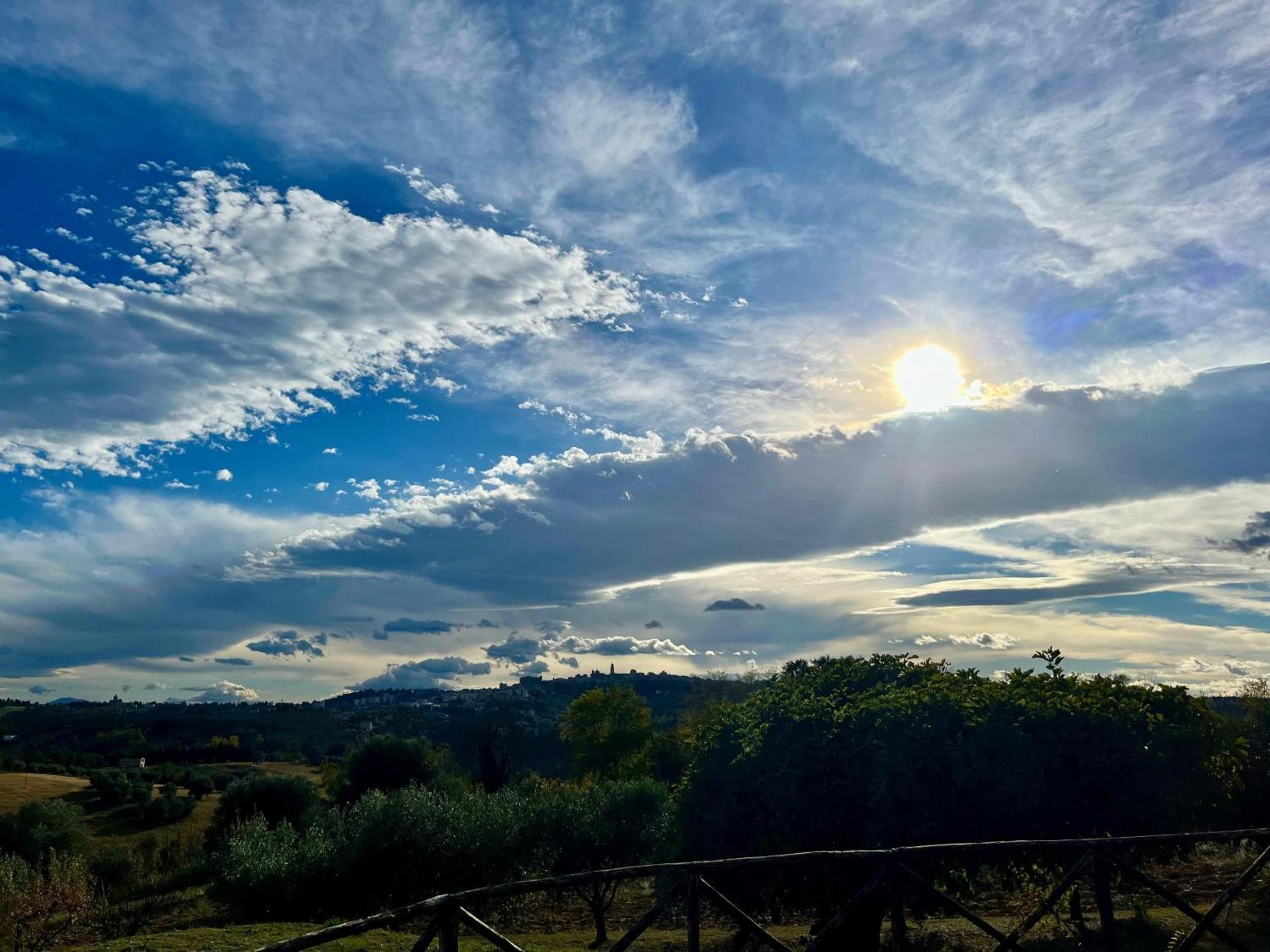 Agriturismo Nido Delle Rondini Macerata Exteriör bild